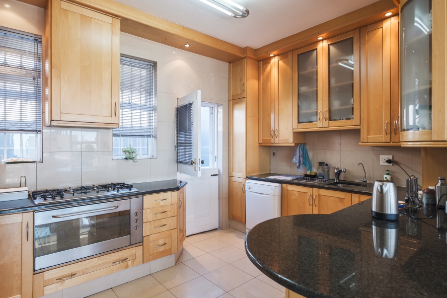 3 Bedroom Property for Sale in Sea Point Western Cape